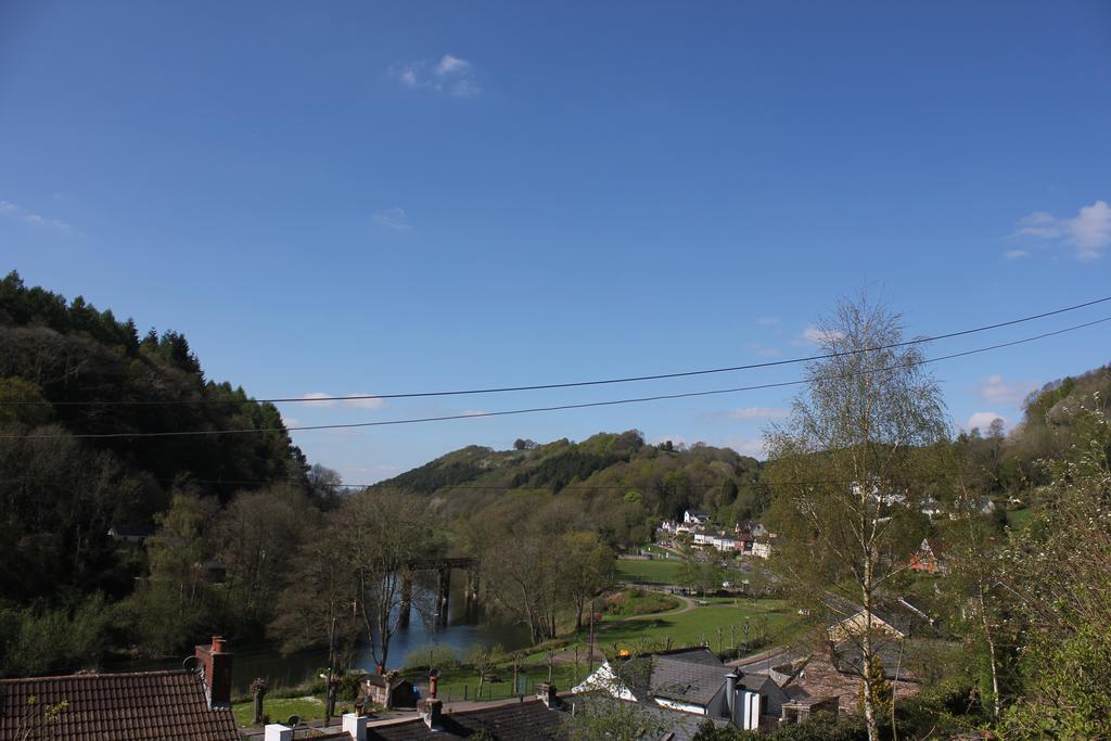 Inglewood House Bed & Breakfast มอนมัท ภายนอก รูปภาพ