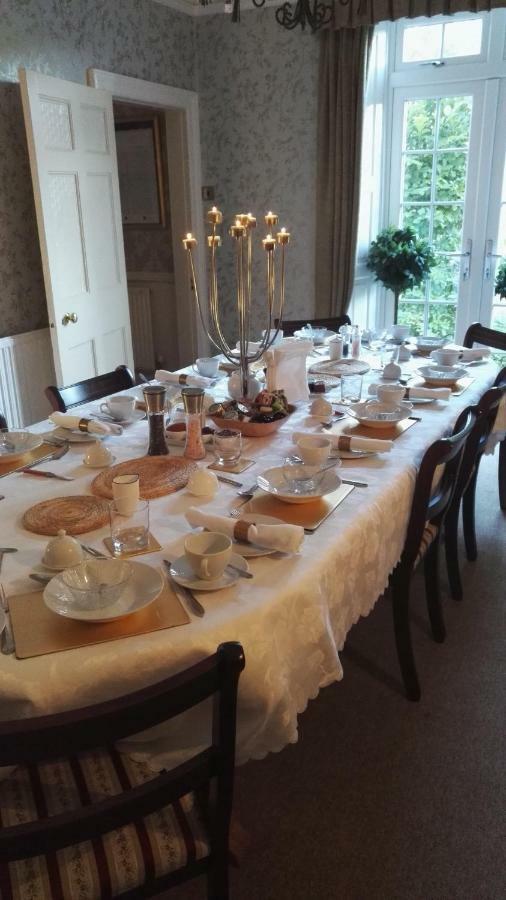 Inglewood House Bed & Breakfast มอนมัท ภายนอก รูปภาพ